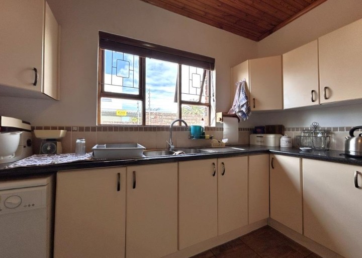 4 Bedroom Property for Sale in Wavecrest Eastern Cape